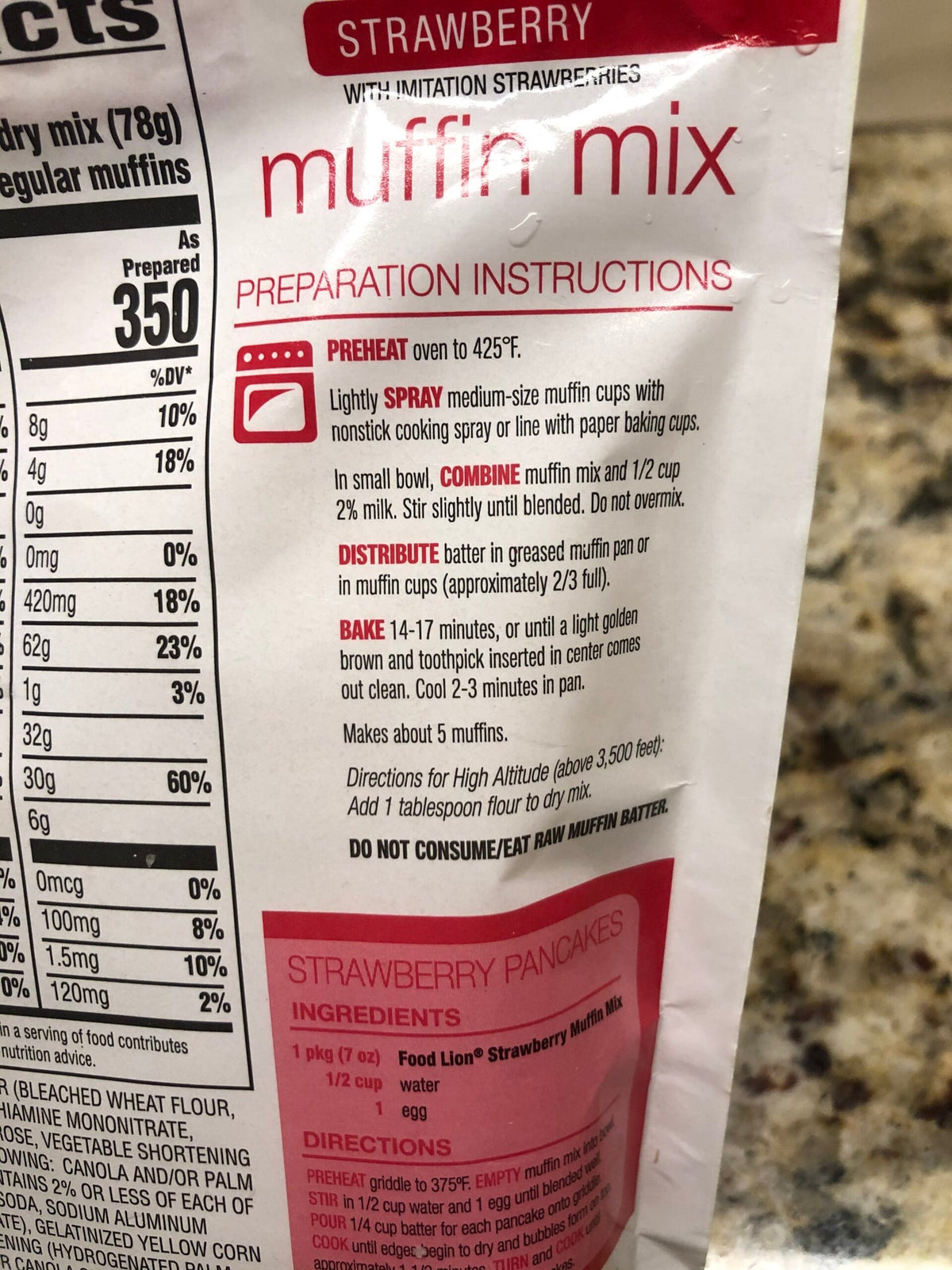 Food Lion Strawberry Muffin Mix, 7 oz