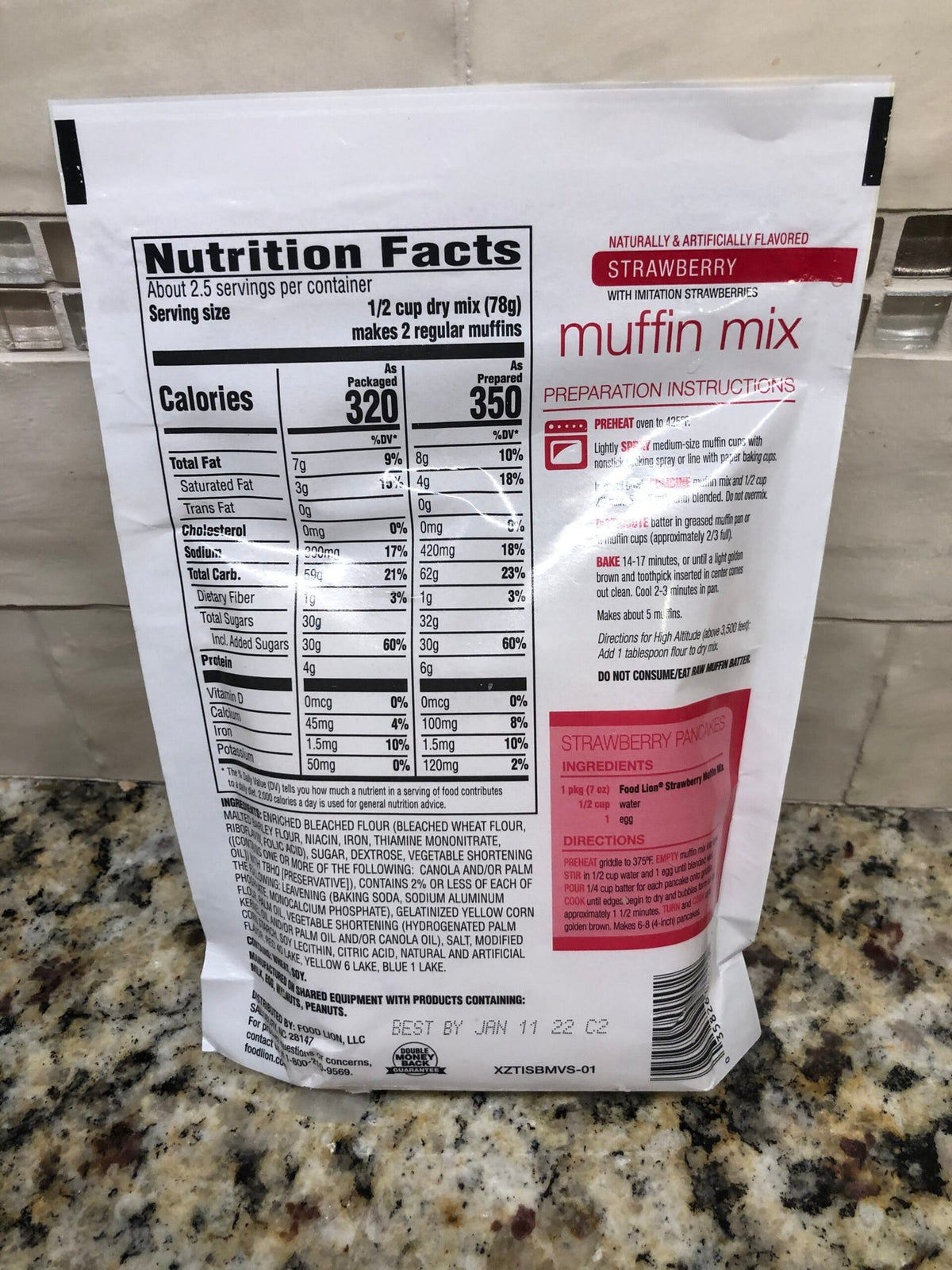 Food Lion Strawberry Muffin Mix, 7 oz