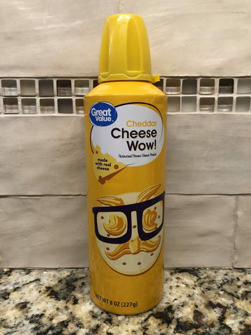 Great Value Cheese Wow! Spray Squeeze Cheddar Cheese Wiz 8 oz Can Crackers